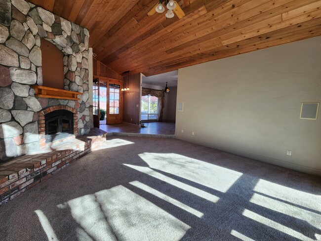Building Photo - 13860 CA-36