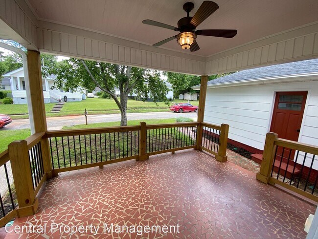 Foto del edificio - 3 br, 2 bath House - 21 Meadow Street