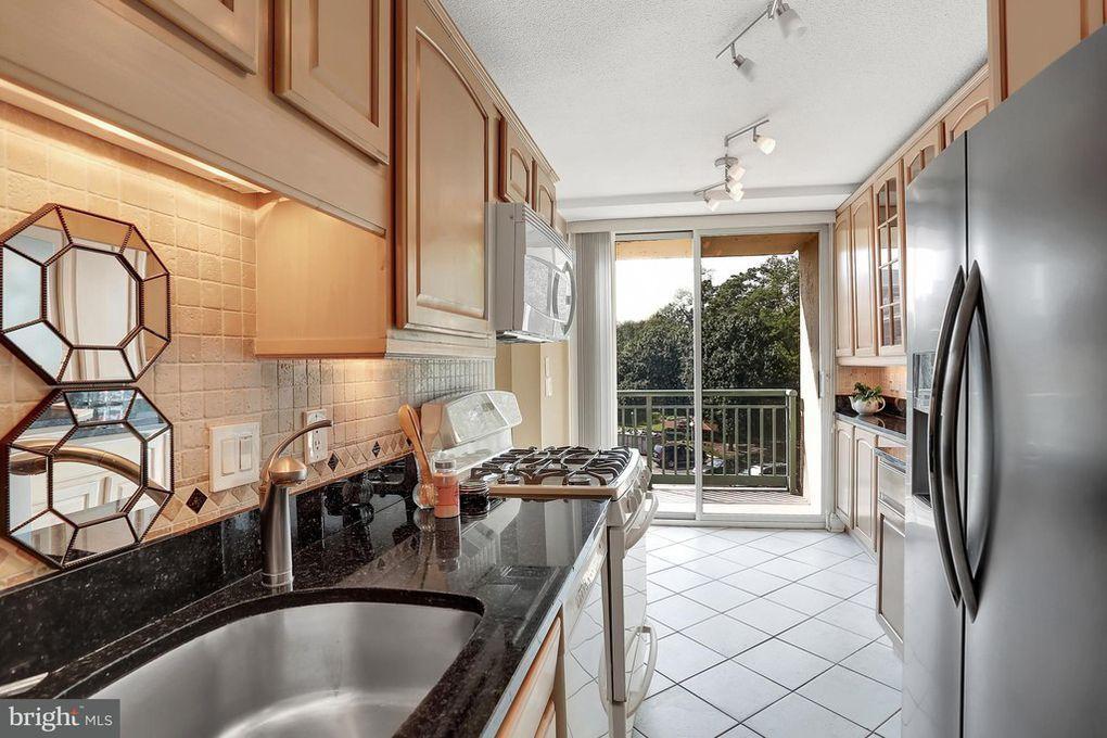 Primary Photo - 501 Slaters Ln