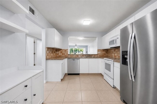 Foto del edificio - 5737 Whitaker Rd