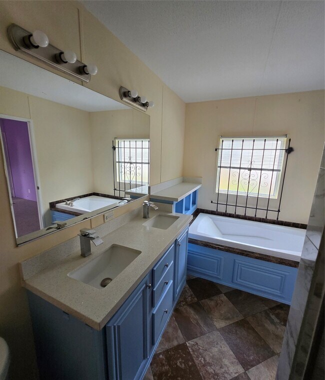 Foto del edificio - 8779 Pin Oak Dr