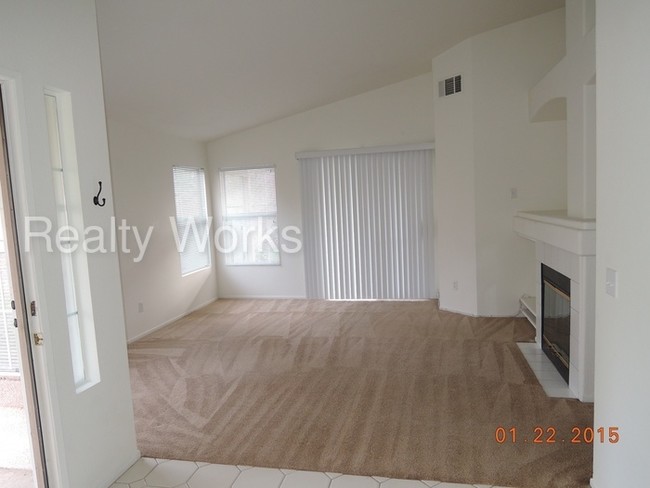 Building Photo - Temecula 3 bedroom Pool Home!