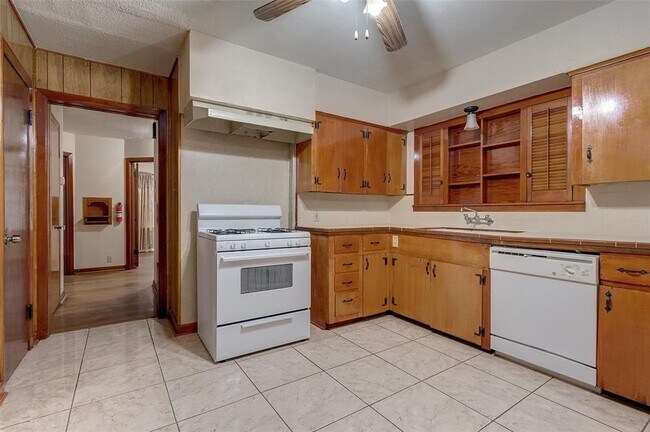 Building Photo - 6822 Crosswell St