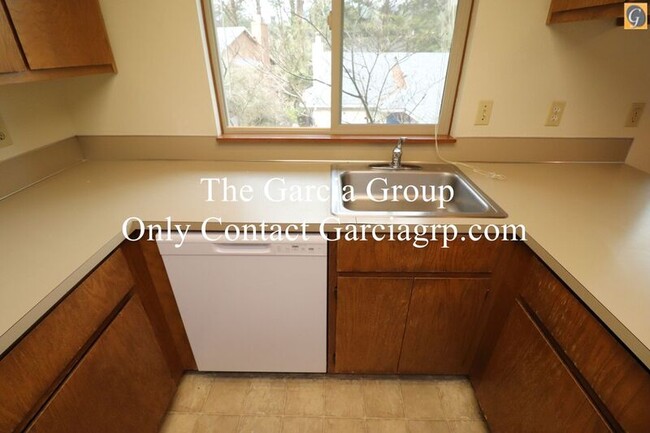 Building Photo - 5902 SW Karla Ct