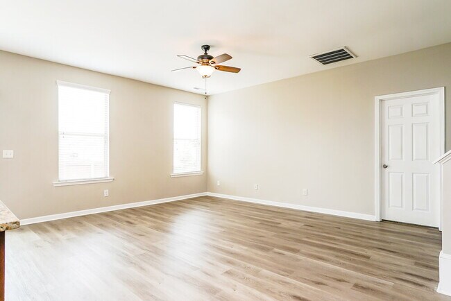 Foto del edificio - 3605 Morman Springs Ln