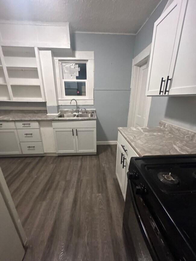 Foto del edificio - 3 bedroom 2 bathroom house