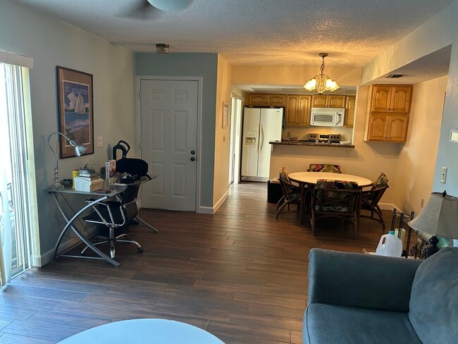 Building Photo - 760 Ridge Club Dr