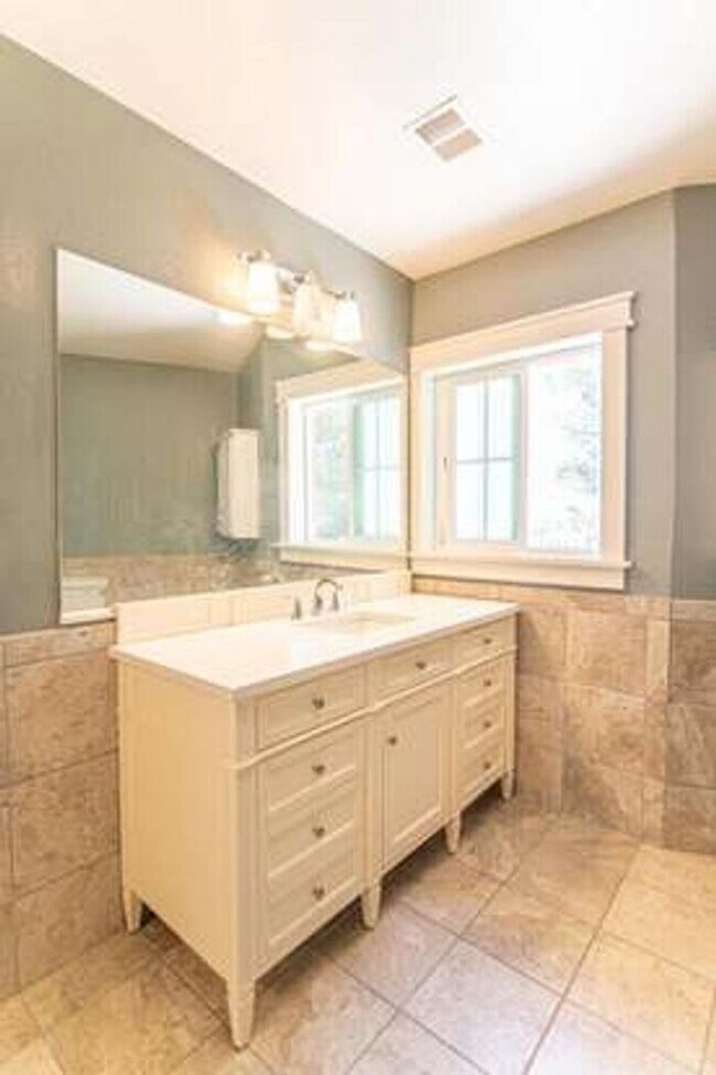 Building Photo - Coming soon!!!!! Imagine coming home to a ...