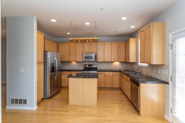 Foto del edificio - Downtown Living with Style & Views!
