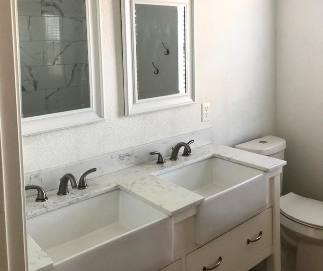 Building Photo - Great home in a country setting!