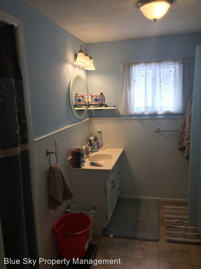 Foto del edificio - 1 br, 1 bath House - 246 1/2 S. 2ND E.