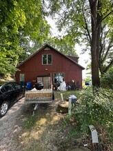 Building Photo - 1138 E Shore Dr
