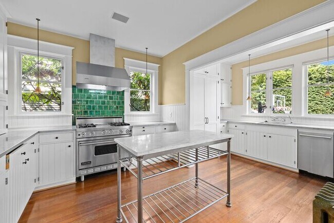 Foto del edificio - Stunning 1909 Craftsman w/ AC in Coveted Capitol Hill
