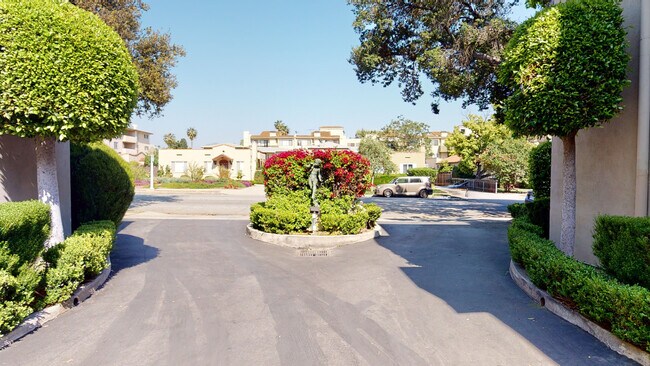 Island view - 535 S Los Robles Ave
