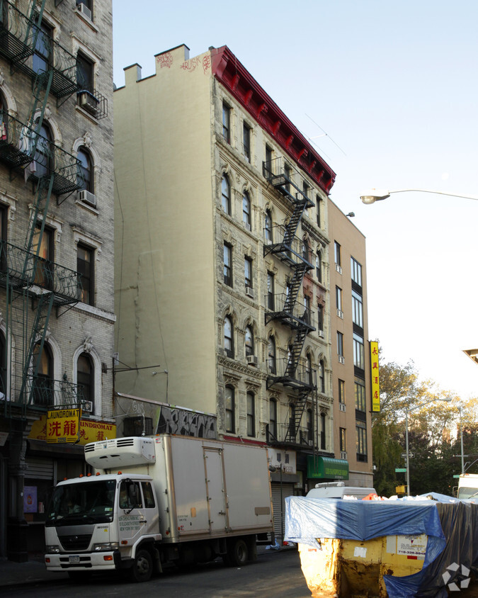 Primary Photo - 303 Broome St