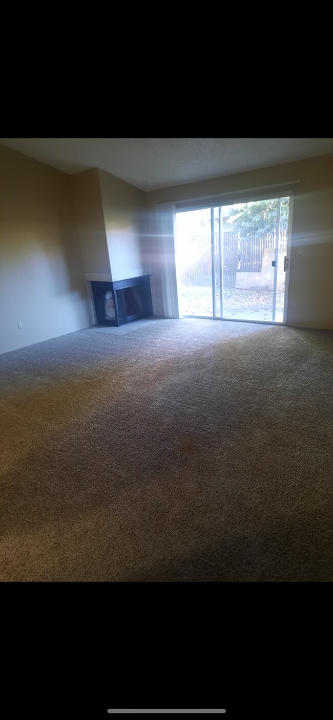 Building Photo - Available Now!!! One-story spacious duplex...