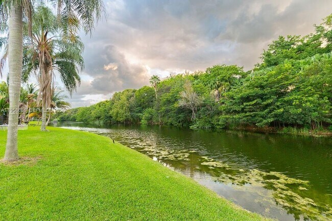 Foto del edificio - 4148 SW 153rd Terrace