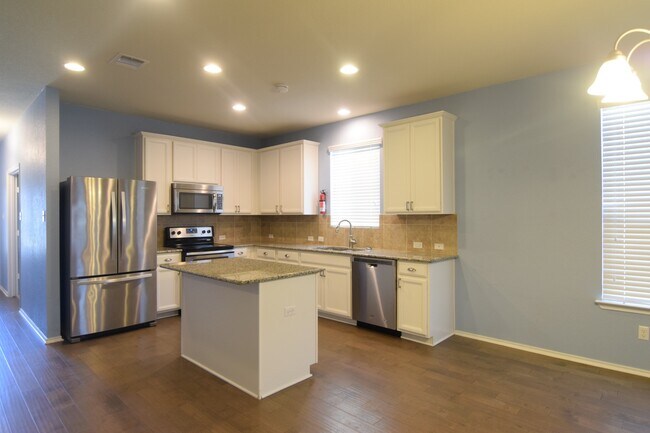 Foto del edificio - 3402 Claymore St