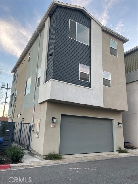 Building Photo - 200 N Standard Ave