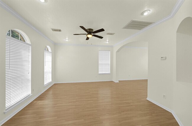 Building Photo - 15322 Vintage Oak Ln