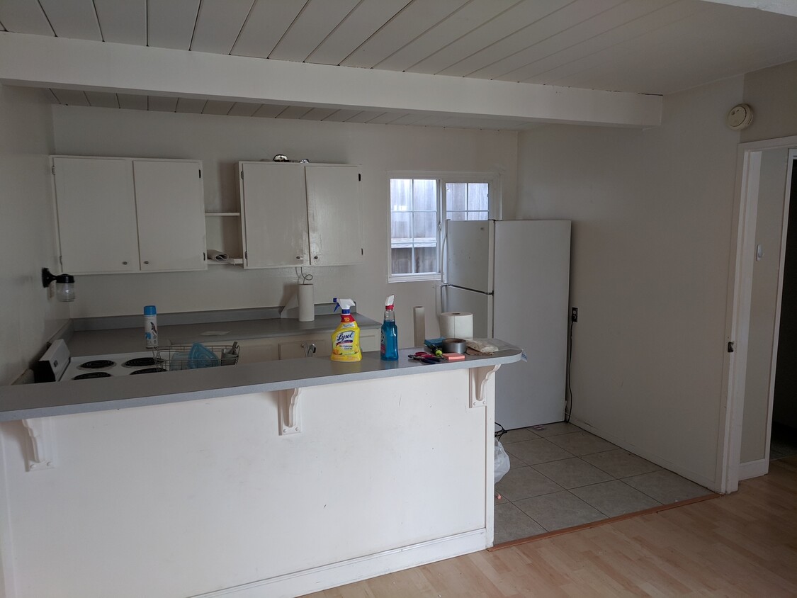 Kitchen - 723 Buchanan St