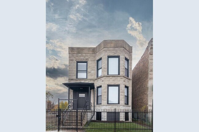 Building Photo - 6355 S Maryland Ave