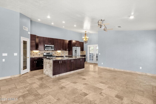 Building Photo - 4616 E Gold Poppy Way