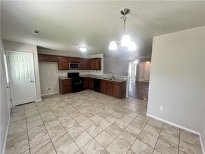 Building Photo - 1150 Battery Dr