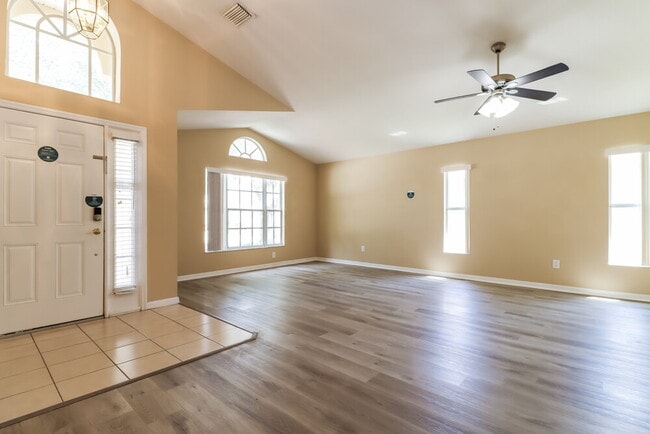 Building Photo - 6751 Waterton Dr