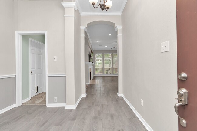 Foto del edificio - 1715 Parkview Ln