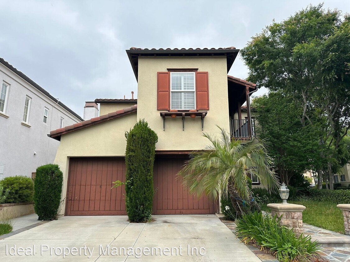 Primary Photo - 4 br, 3 bath House - 33 Grape Arbor
