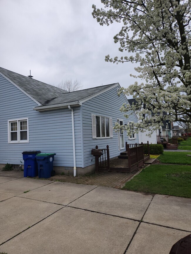 Foto del edificio - 258 Windermere Blvd