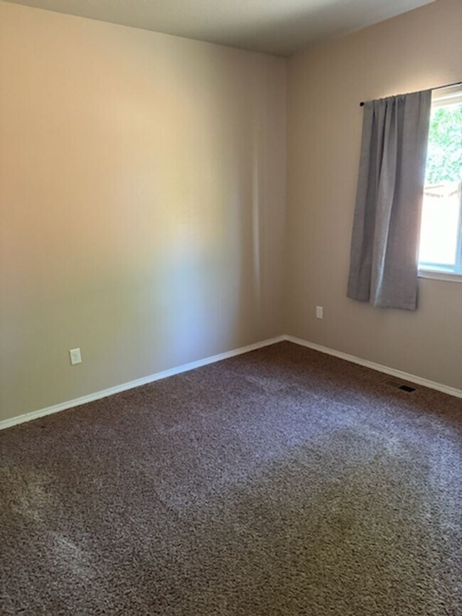 Building Photo - Come see this Boardman Home!!