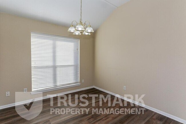 Foto del edificio - 4300 Capri Dr