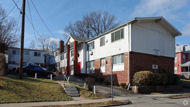 Building Photo - 823 Lincoln Ave