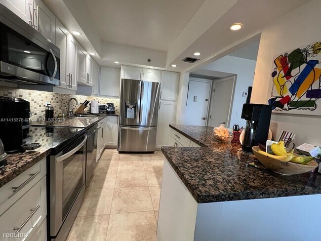 Building Photo - 3 br, 3 bath Condo - 20505 E Country Club ...