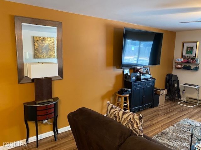 Foto del edificio - 718 Cove Rd