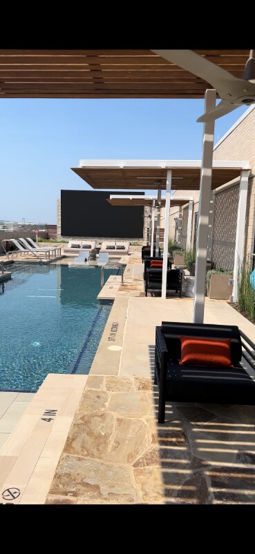 Foto del edificio - 1109 N Interstate Hwy 35