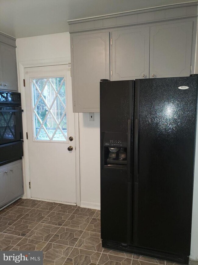 Building Photo - 1404 Asheville Rd