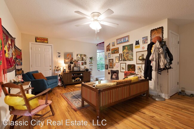 Building Photo - 5 br, 3 bath House - 162 Herring Street