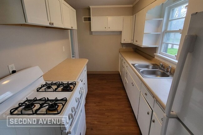 Building Photo - 521 S Calumet Ave