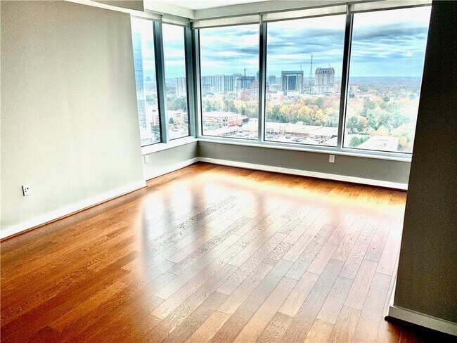 Foto del edificio - 3338 Peachtree Rd NE