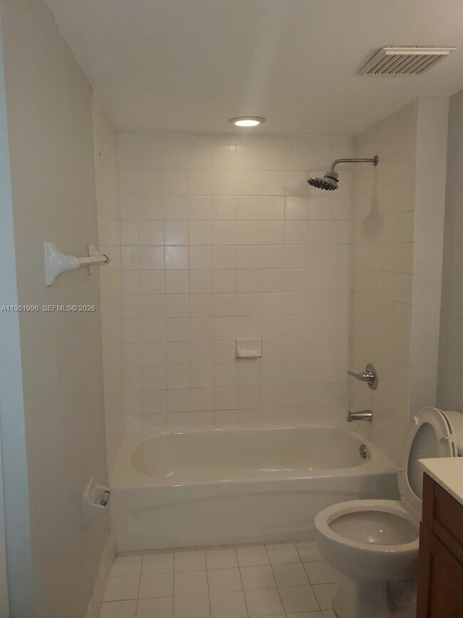 Building Photo - 36 NW 6th Ave