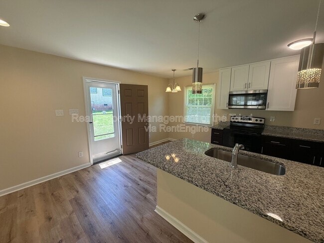 Foto del edificio - 5208 Larkspur Dr
