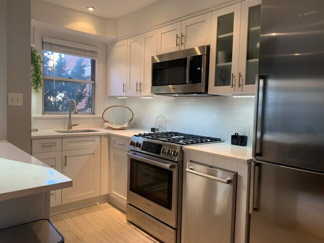 Foto del edificio - 2500 Q St NW