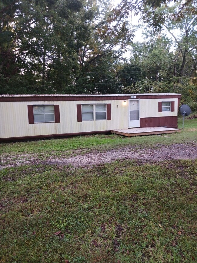 Building Photo - 2124 Countryside Dr