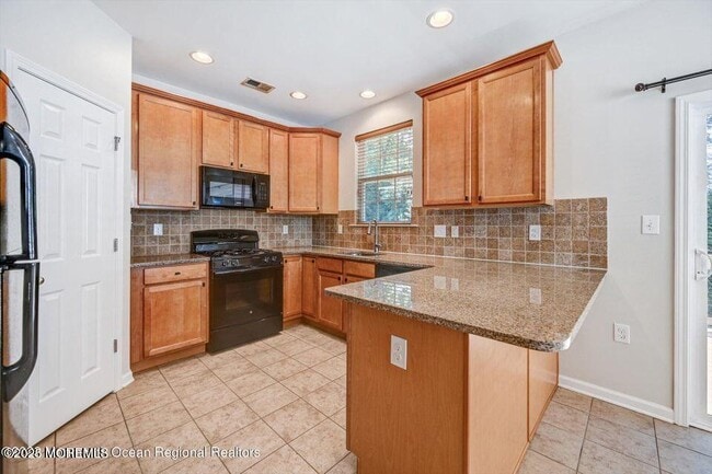 Building Photo - 245 Chickadee Ct