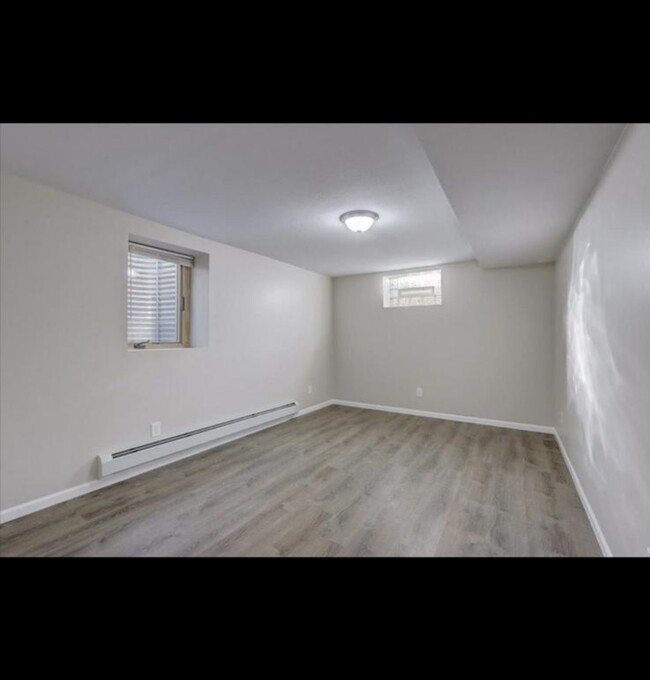 Foto del edificio - 4253 James Ave N