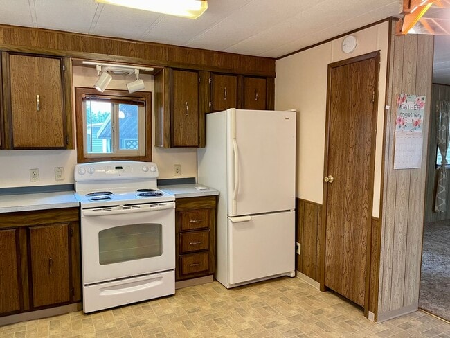 Building Photo - Affordable & Ideally Located 2 Bed 2 Bath ...
