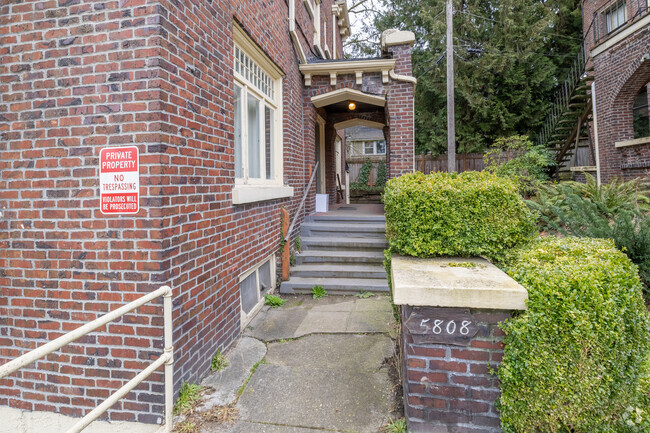 Building Photo - 5808 15th Ave NE